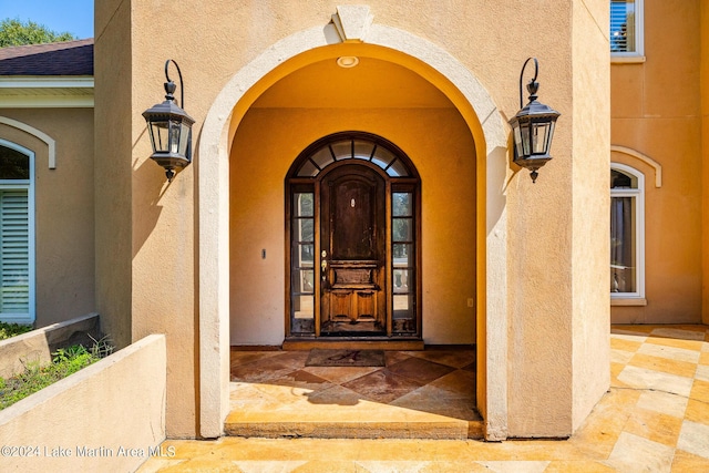 view of exterior entry