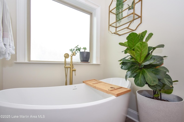 1520 Club Creek Dr, Auburn, AL 36830 - full bath featuring a soaking tub