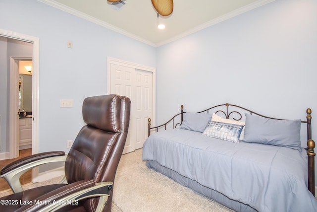 carpeted bedroom featuring crown molding, recessed lighting, a closet, visible vents, and baseboards