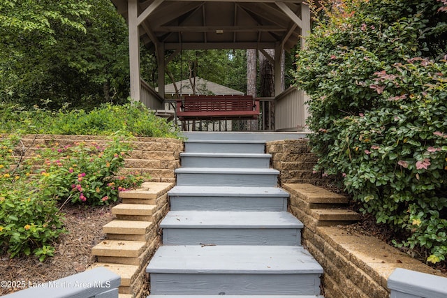 970 Raintree Dr, Alexander City, AL 35010 - view of stairway