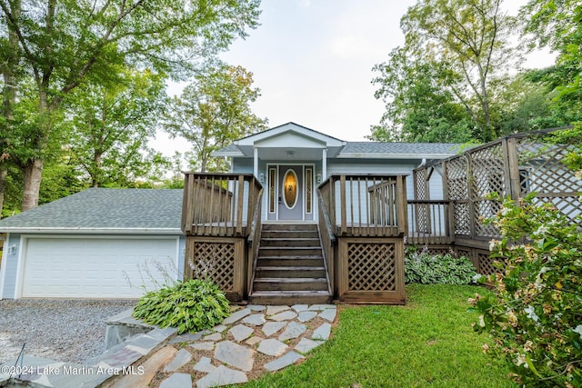 view of front of property featuring a garage