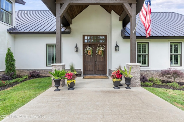 view of property entrance