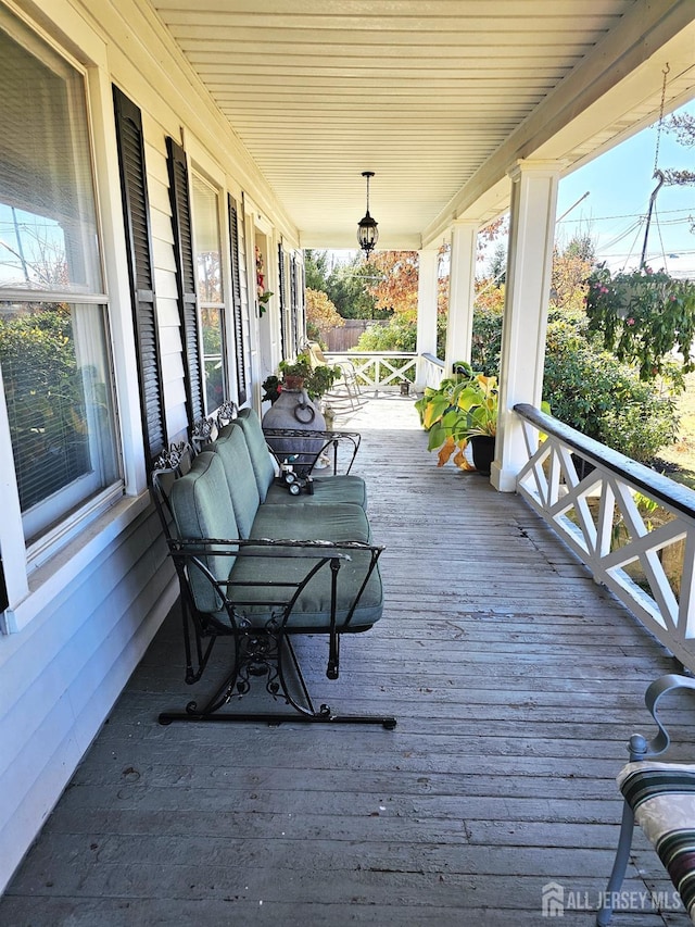 402 Raritan Ave, Middlesex, NJ 08846 - view of wooden porch