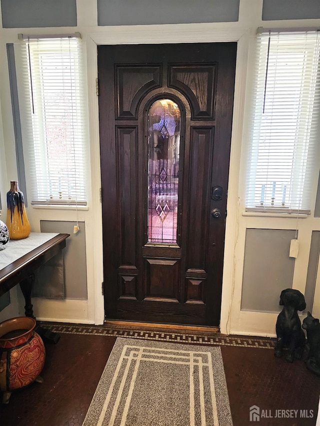 402 Raritan Ave, Middlesex, NJ 08846 - view of entrance foyer