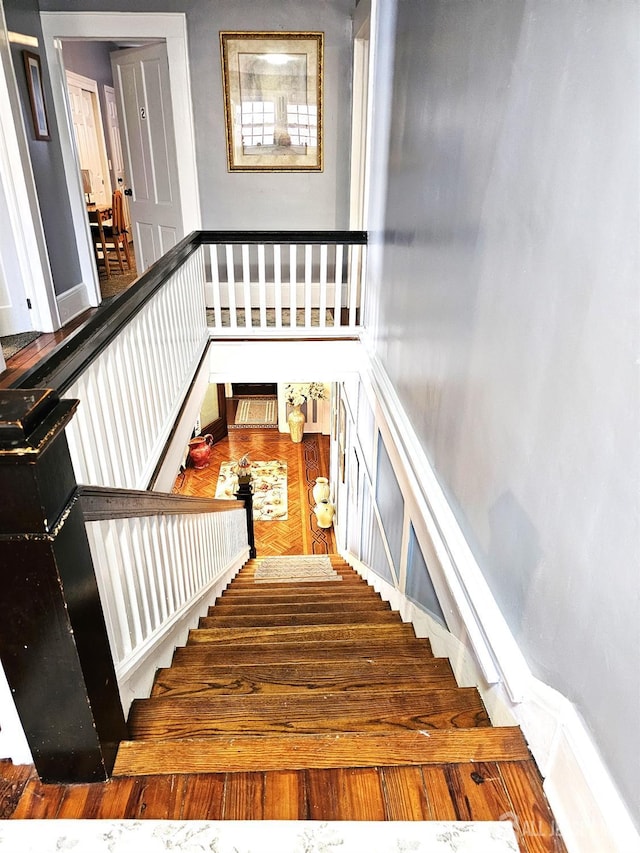 402 Raritan Ave, Middlesex, NJ 08846 - view of staircase