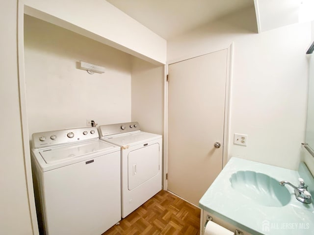 33 Foxhall St Unit B, Middlesex, NJ 08846 - laundry room featuring separate washer and dryer