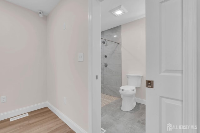 3 Malibu Ct, Jackson, NJ 08527 - bathroom featuring a tile shower and toilet