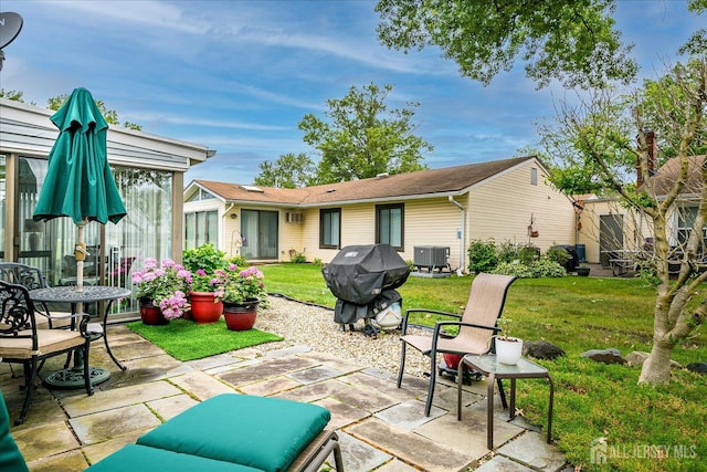 106-B Hemlock Plz, Monroe, NJ 08831 - view of patio with grilling area