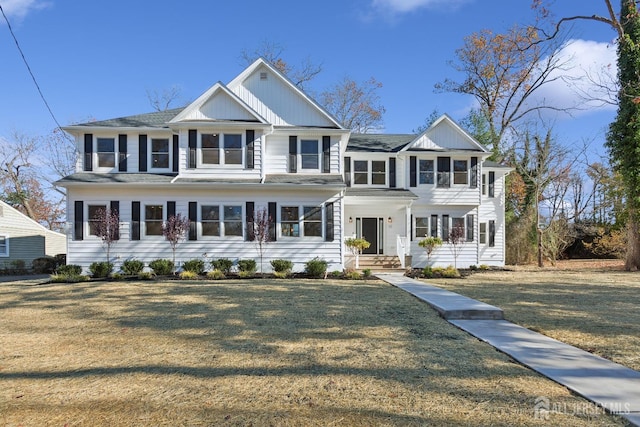 view of front of home featuring a front lawn