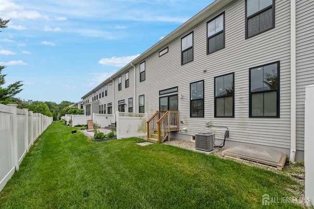 30 Clover Ln, Monroe, NJ 08831 - rear view of property