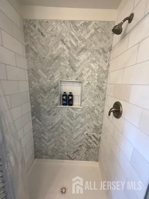 496 Calvert Rd, North Brunswick, NJ 08902 - bathroom with tiled shower