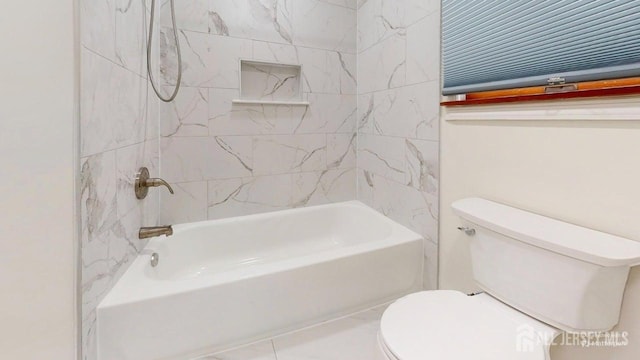 496 Calvert Rd, North Brunswick, NJ 08902 - bathroom with toilet and bathtub / shower combination