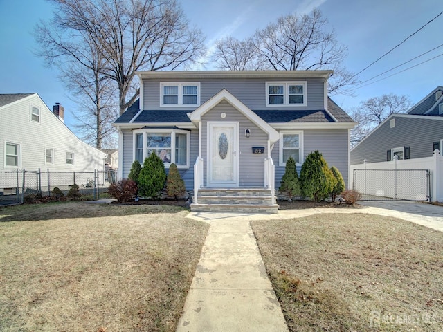 view of front of property with a front lawn