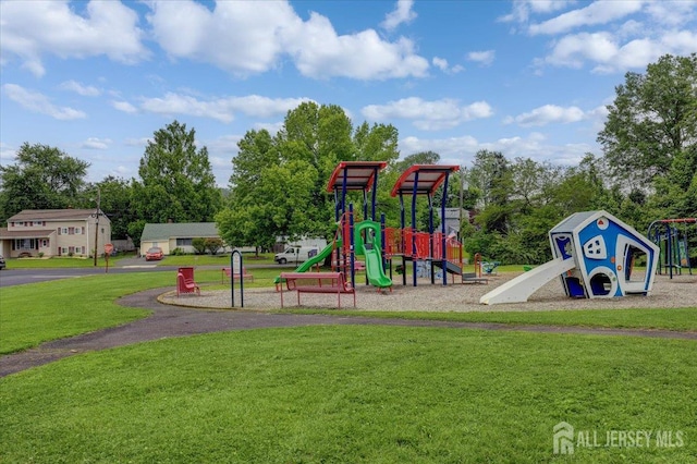 12 Euclid Rd, South Amboy, NJ 08879 - community play area featuring a lawn