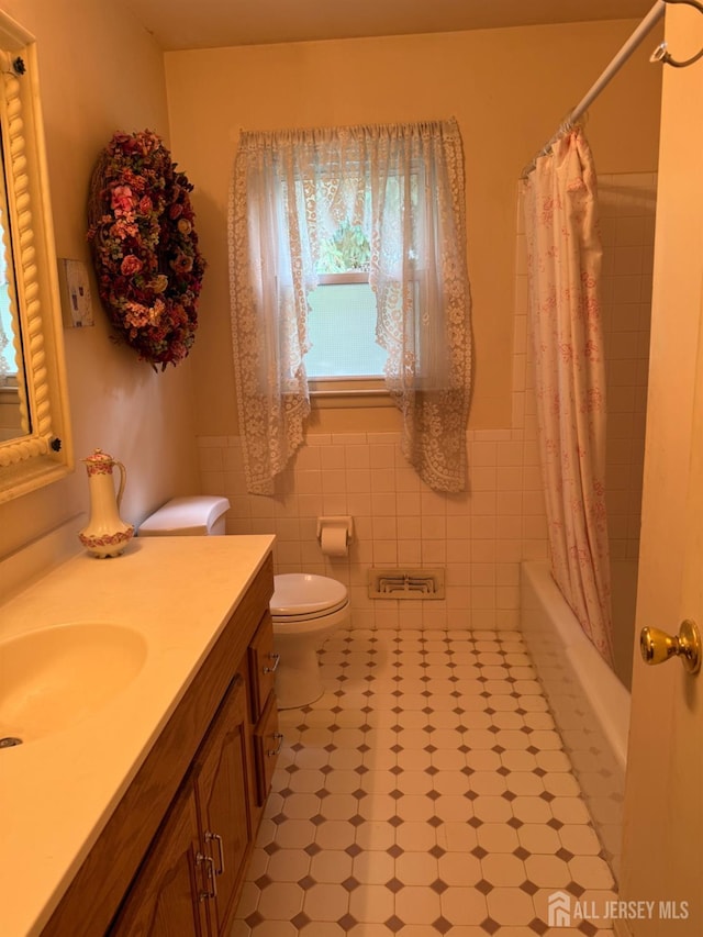 13 Concord St, Edison, NJ 08820 - bathroom featuring vanity and shower / bath combination with curtain