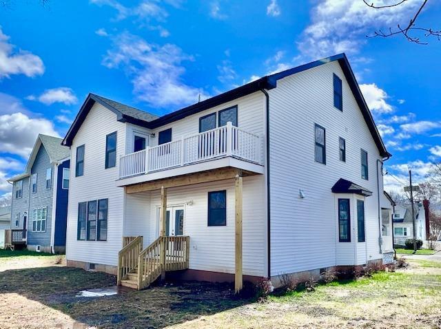 9 Melrose Ave, Sayreville, NJ 08879 - back of property featuring crawl space, french doors, and a balcony