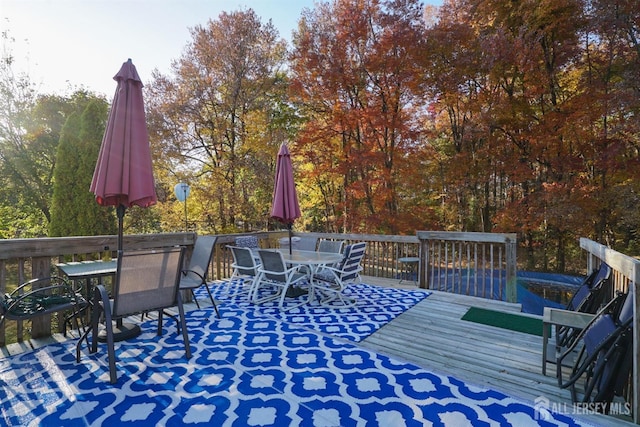 deck featuring outdoor dining space