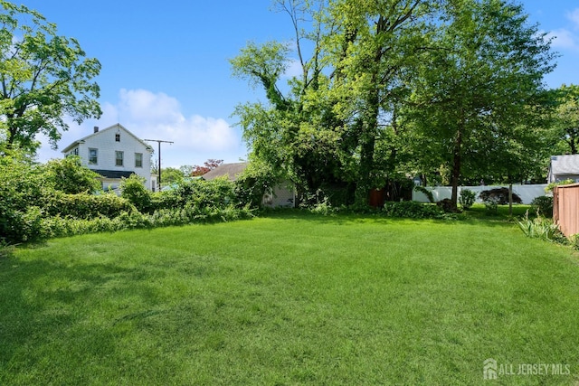 35 Kossman St, East Brunswick, NJ 08816 - view of yard