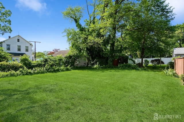 35 Kossman St, East Brunswick, NJ 08816 - view of yard