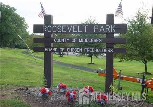 27 Judson St Unit 2A, Edison, NJ 08837 - community / neighborhood sign with a lawn