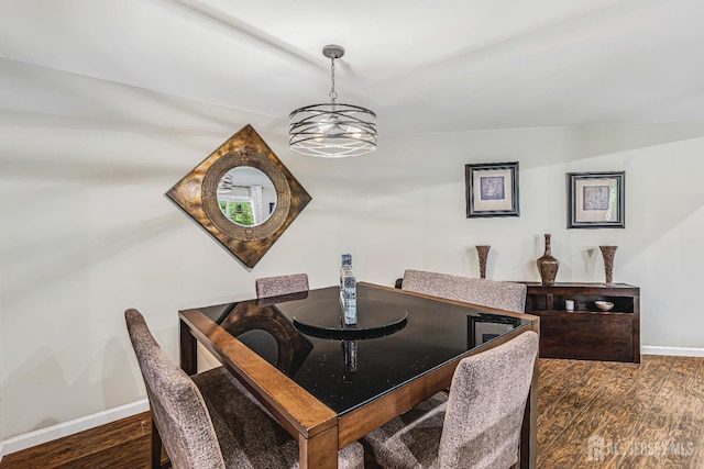 215 Kingsberry Dr, Franklin Twsp, NJ 08873 - dining room featuring baseboards and wood finished floors