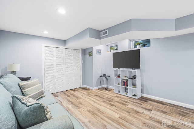 215 Kingsberry Dr, Franklin Twsp, NJ 08873 - living room with wood finished floors and recessed lighting