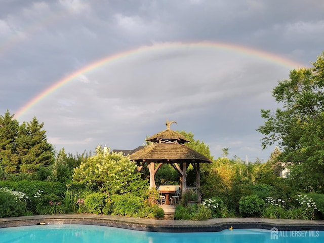 7 Finch Ct, West Windsor, NJ 08550 - outdoor pool with a gazebo