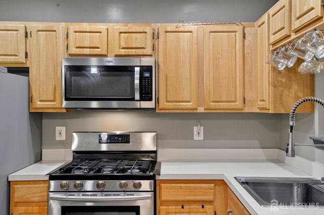 231 Vasser Dr, Piscataway, NJ 08854 - photo 15