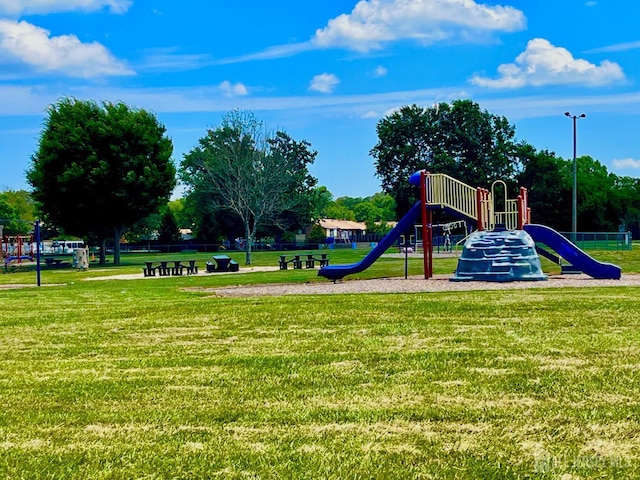 857 Jamestown Rd, East Windsor, NJ 08520 - community play area featuring a yard