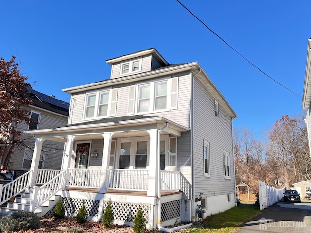 view of front facade featuring a porch