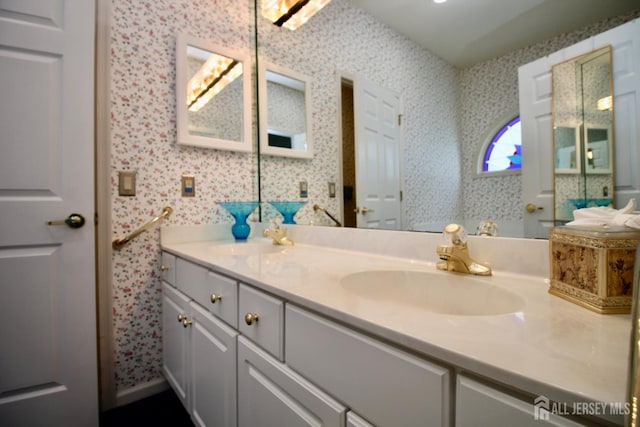 124 Chichester Rd, Monroe, NJ 08831 - full bath with wallpapered walls and double vanity