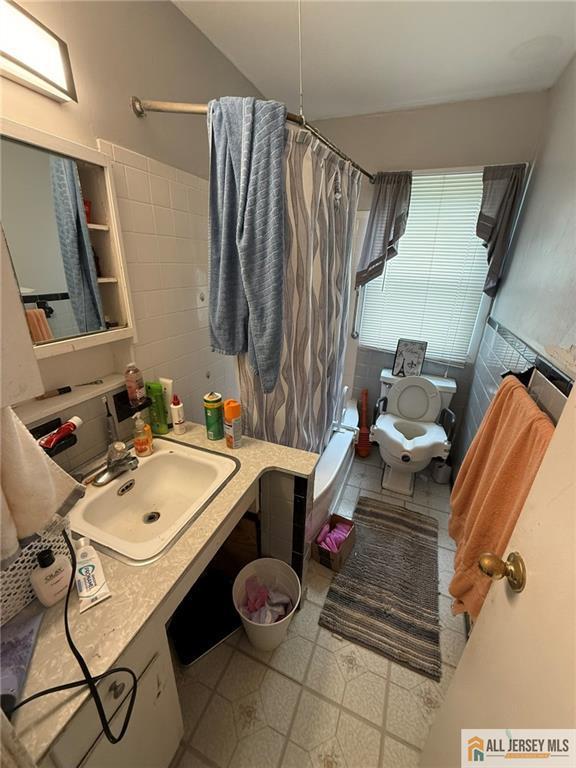 75 W Henry Pl, Iselin, NJ 08830 - photo 15