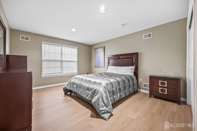 1004 Antoinette Dr, Monroe, NJ 08831 - bedroom featuring light wood finished floors and recessed lighting