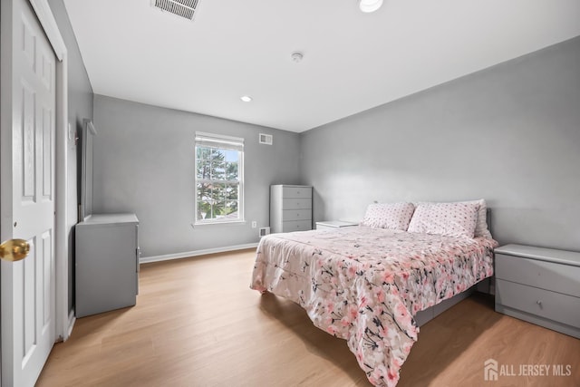 1004 Antoinette Dr, Monroe, NJ 08831 - bedroom featuring light wood-style flooring, recessed lighting, and a closet