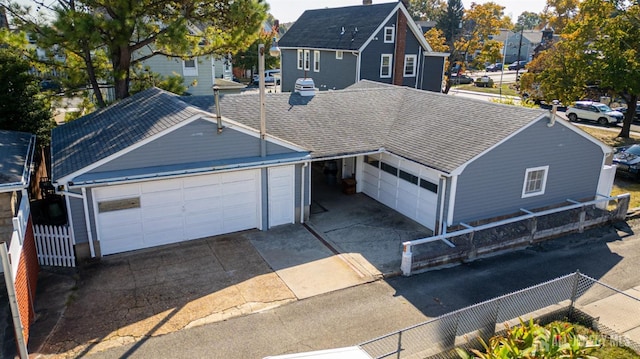 view of front facade featuring a garage