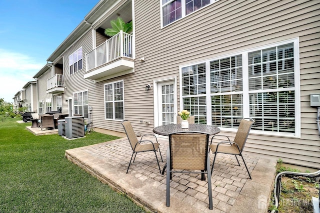 30 Grabowski Dr, Sayreville, NJ 08859 - patio / terrace with a patio area, a lawn, and outdoor dining space