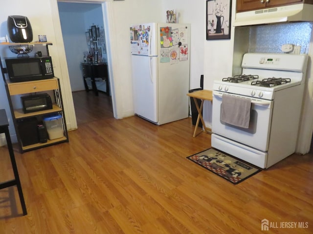 325 Goodwin St, Perth Amboy, NJ 08861 - photo 17