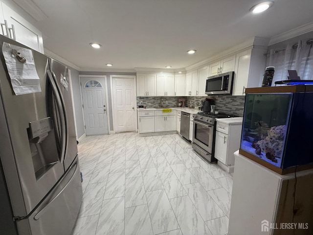 325 Goodwin St, Perth Amboy, NJ 08861 - photo 4