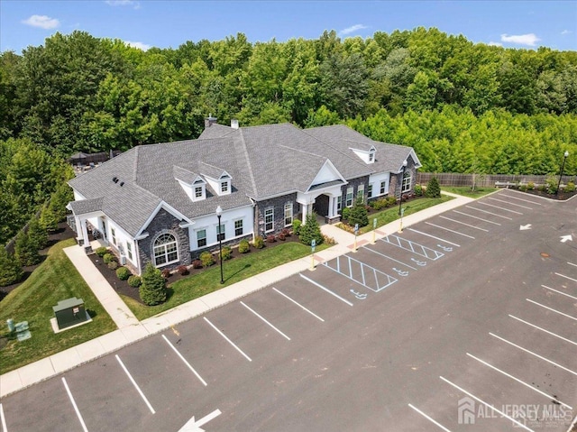 bird's eye view with a view of trees