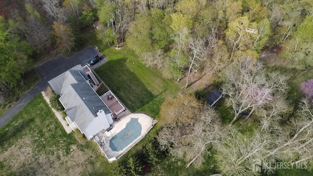 aerial view of property and surrounding area