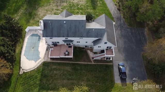 aerial view of property and surrounding area