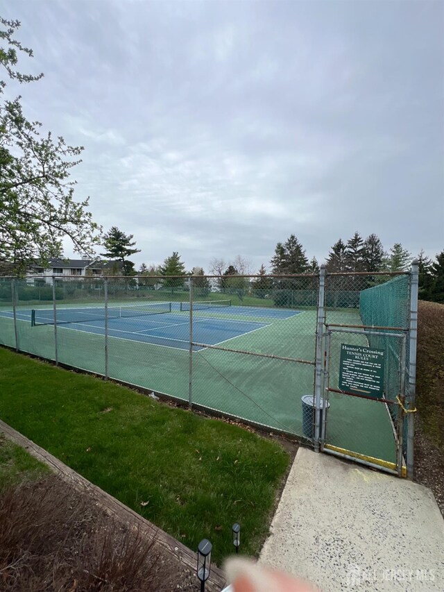 354 Burdock Ct, Readington, NJ 08887 - view of tennis court