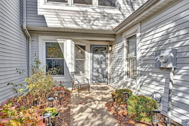 doorway to property featuring a patio