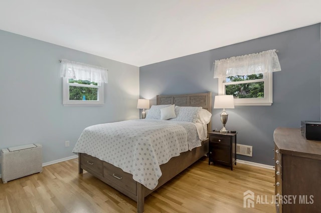117 Osceola Ave, Middlesex, NJ 08846 - bedroom featuring light wood-style floors and baseboards