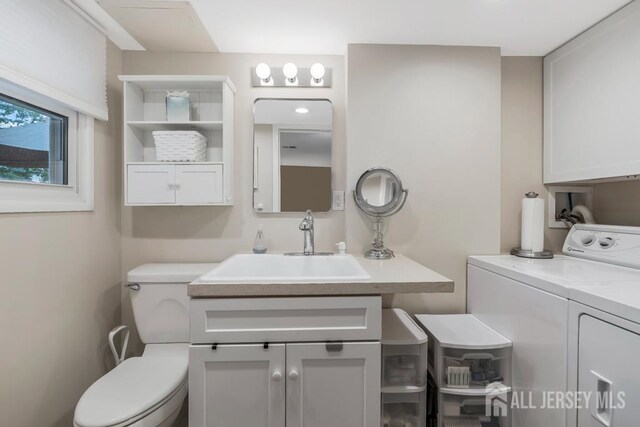 117 Osceola Ave, Middlesex, NJ 08846 - half bath featuring independent washer and dryer and vanity