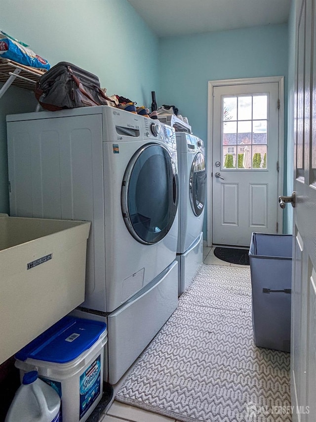 23 Keswick Cir, Monroe, NJ 08831 - laundry area featuring separate washer and dryer