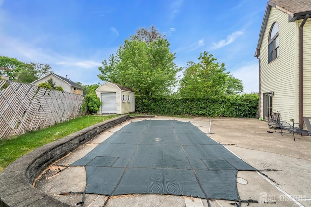 28 Colton Rd, Edison, NJ 08817 - view of pool with a patio and a fenced backyard