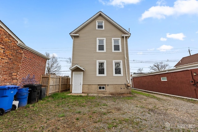 89 Woodbridge Ave, Highland Park, NJ 08904 - rear view of property featuring fence