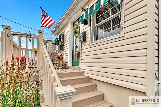 77 Navesink Ave, Middletown, NJ 07748 - view of side of property
