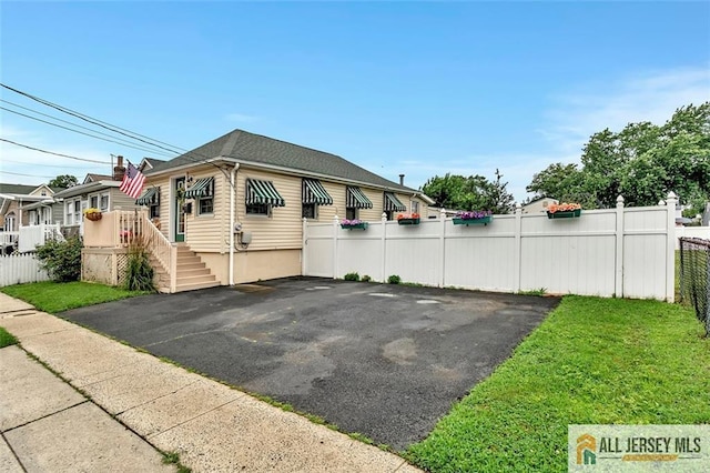 77 Navesink Ave, Middletown, NJ 07748 - view of side of property